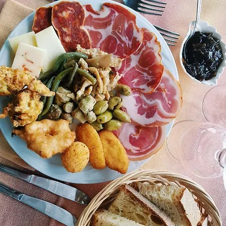 Agriturismo Zangarsa Farm stay *